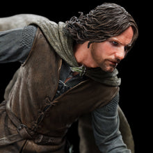 Load image into Gallery viewer, The Lord of the Rings Aragorn at Amon Hen 1/6 Scale Statue