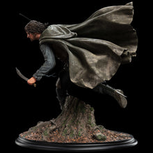 Load image into Gallery viewer, The Lord of the Rings Aragorn at Amon Hen 1/6 Scale Statue
